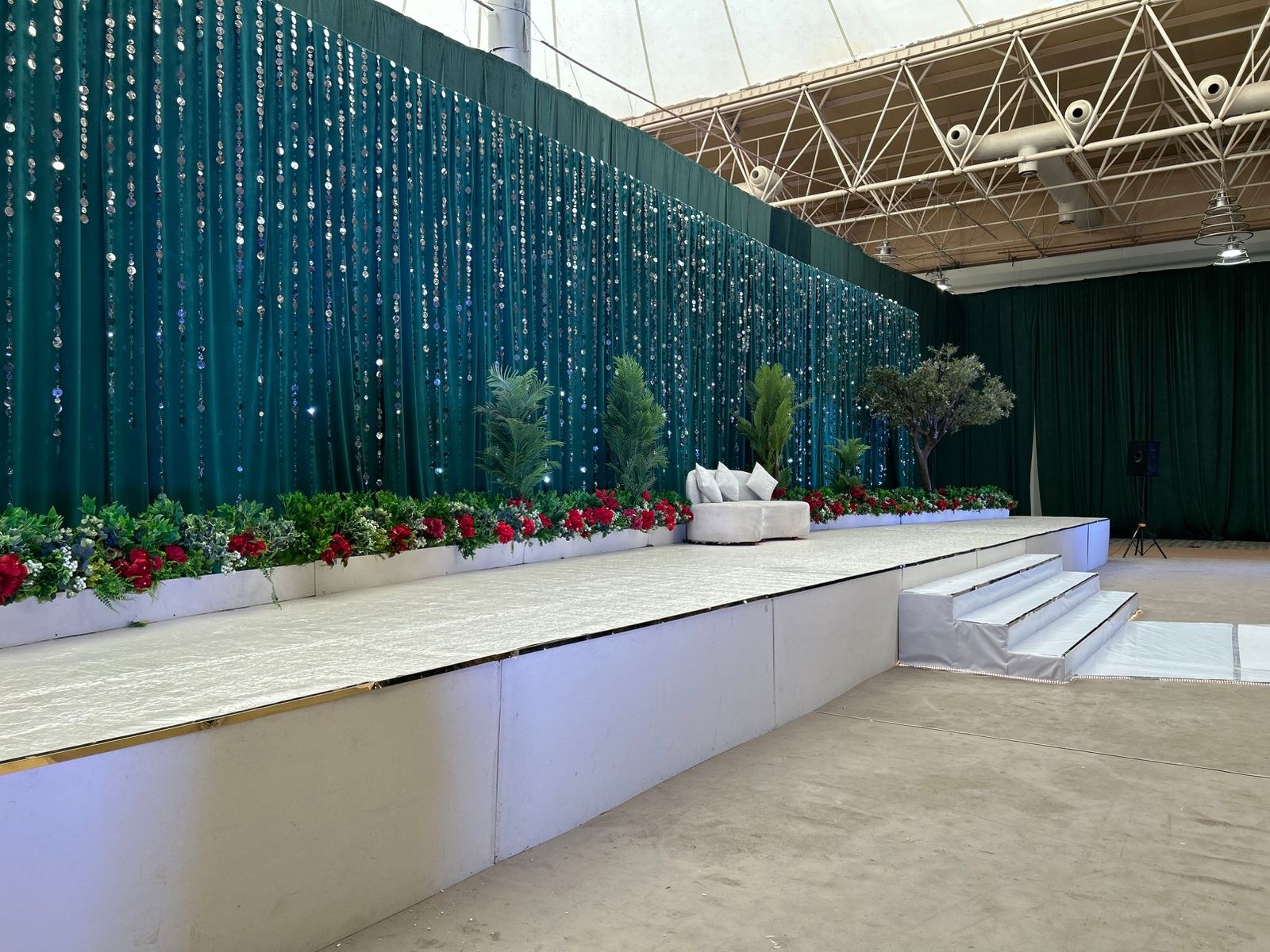 Sculptural wedding stage setup by Fun Event